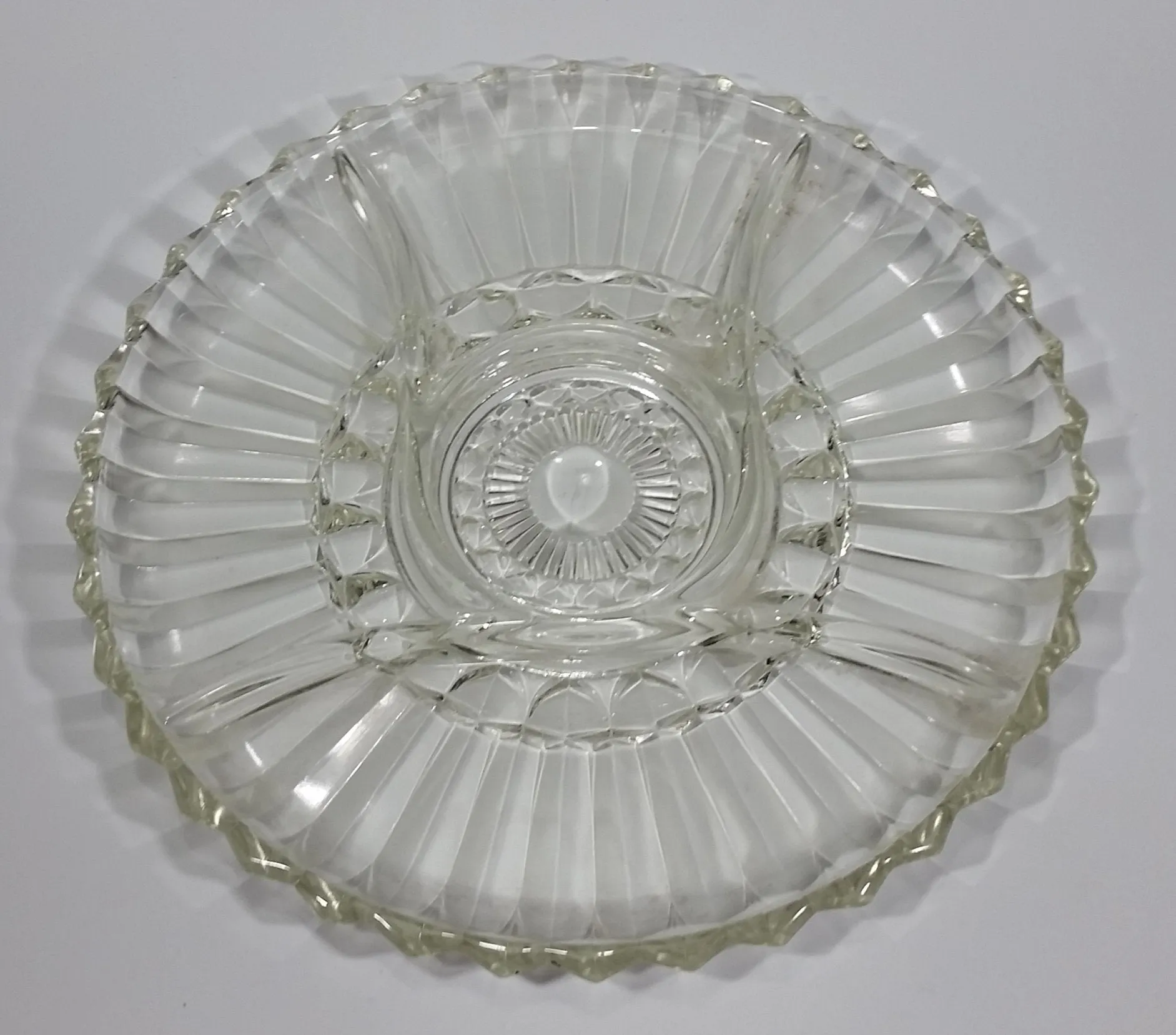 12" Round Crystal Sectioned Vegetable and Dip Serving Platter