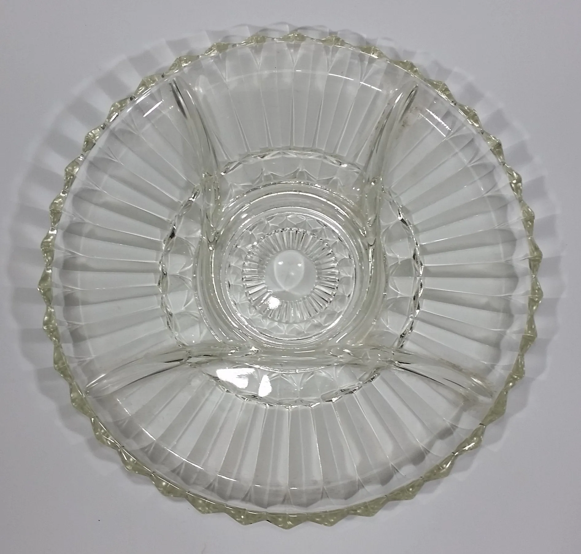 12" Round Crystal Sectioned Vegetable and Dip Serving Platter