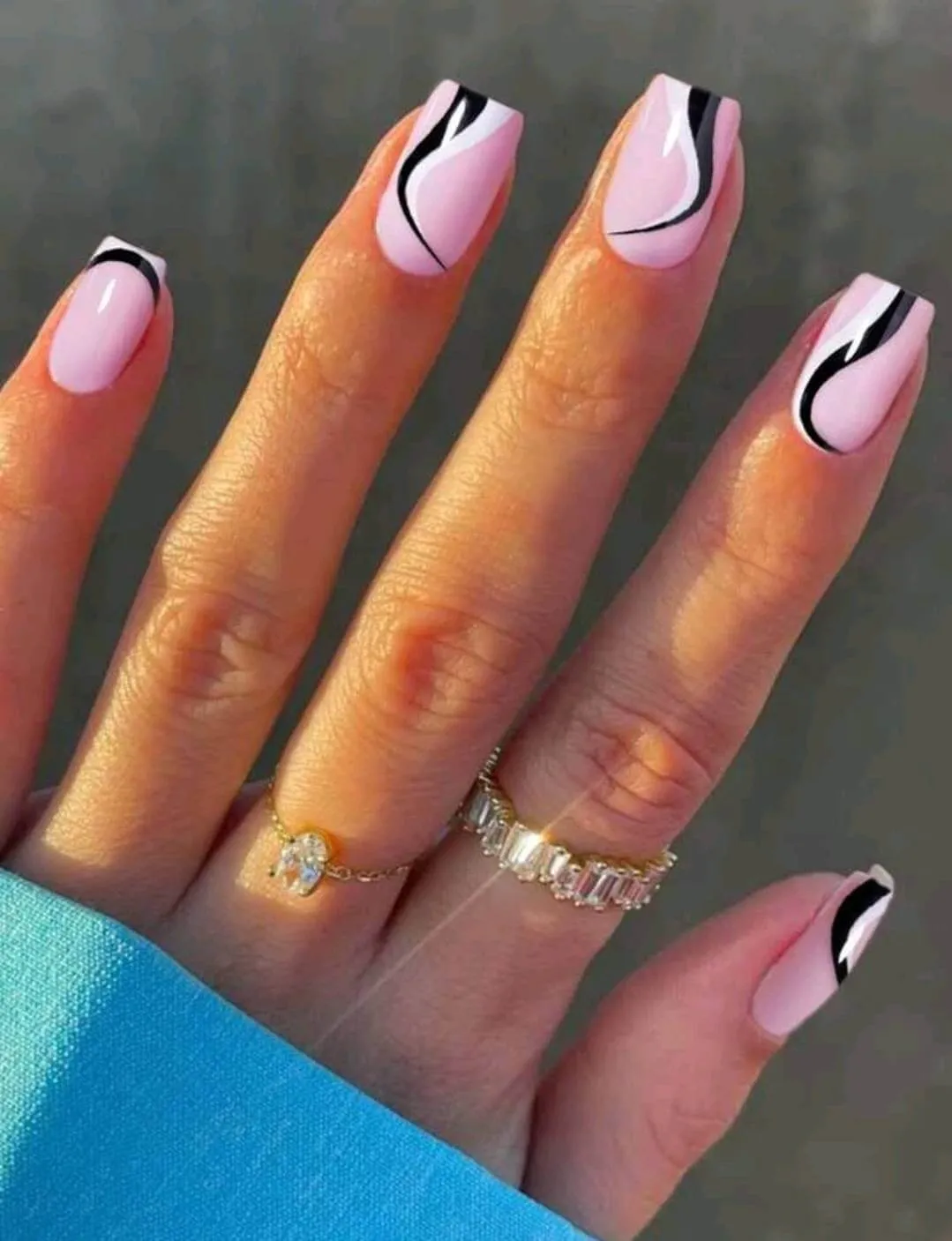 Beauty - Nails - black white pink