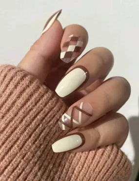 Beauty - Nails - brown beige