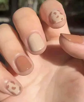 Beauty - Nails - short - almond