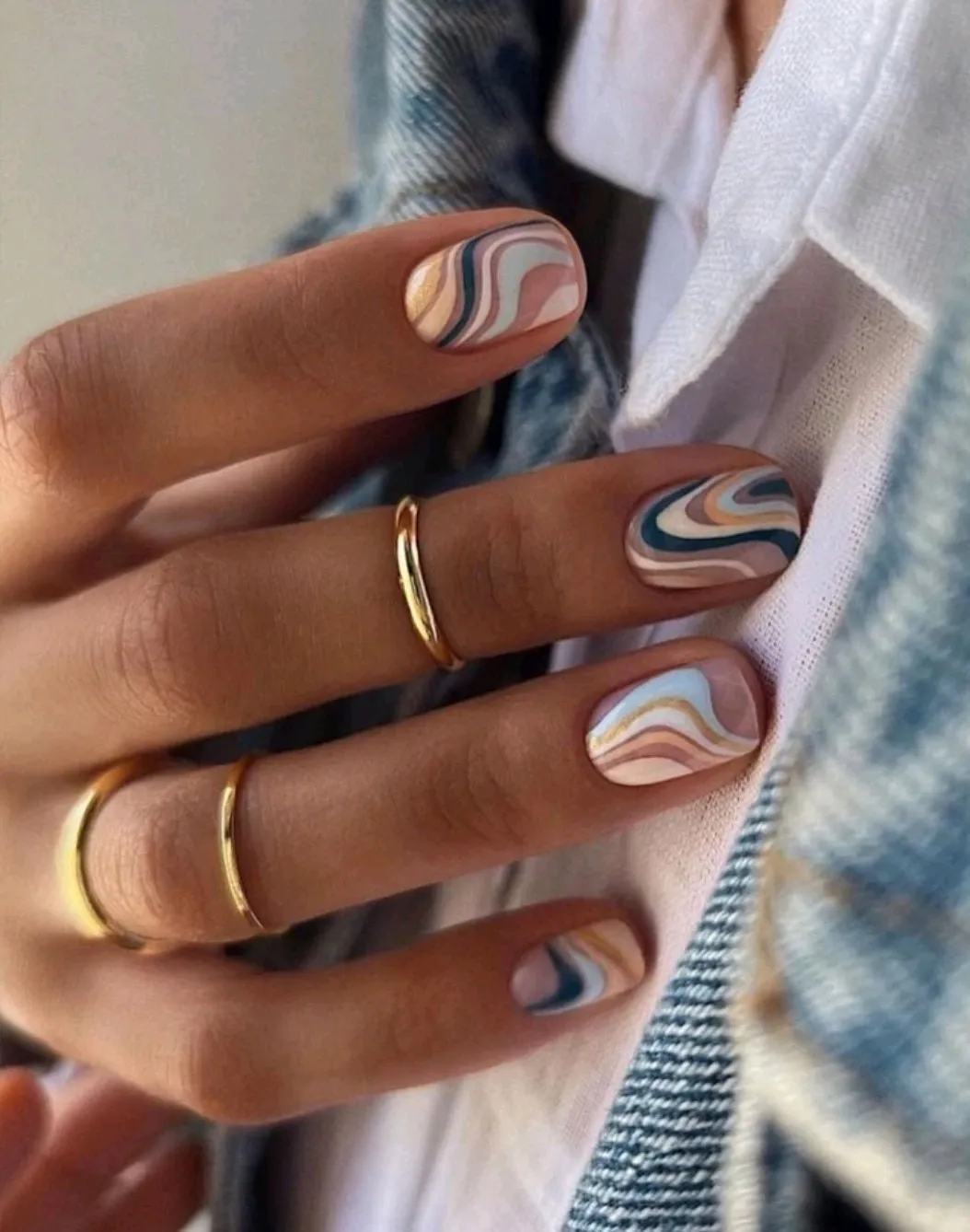 Beauty - Press on Nails - short - cute blue swirl