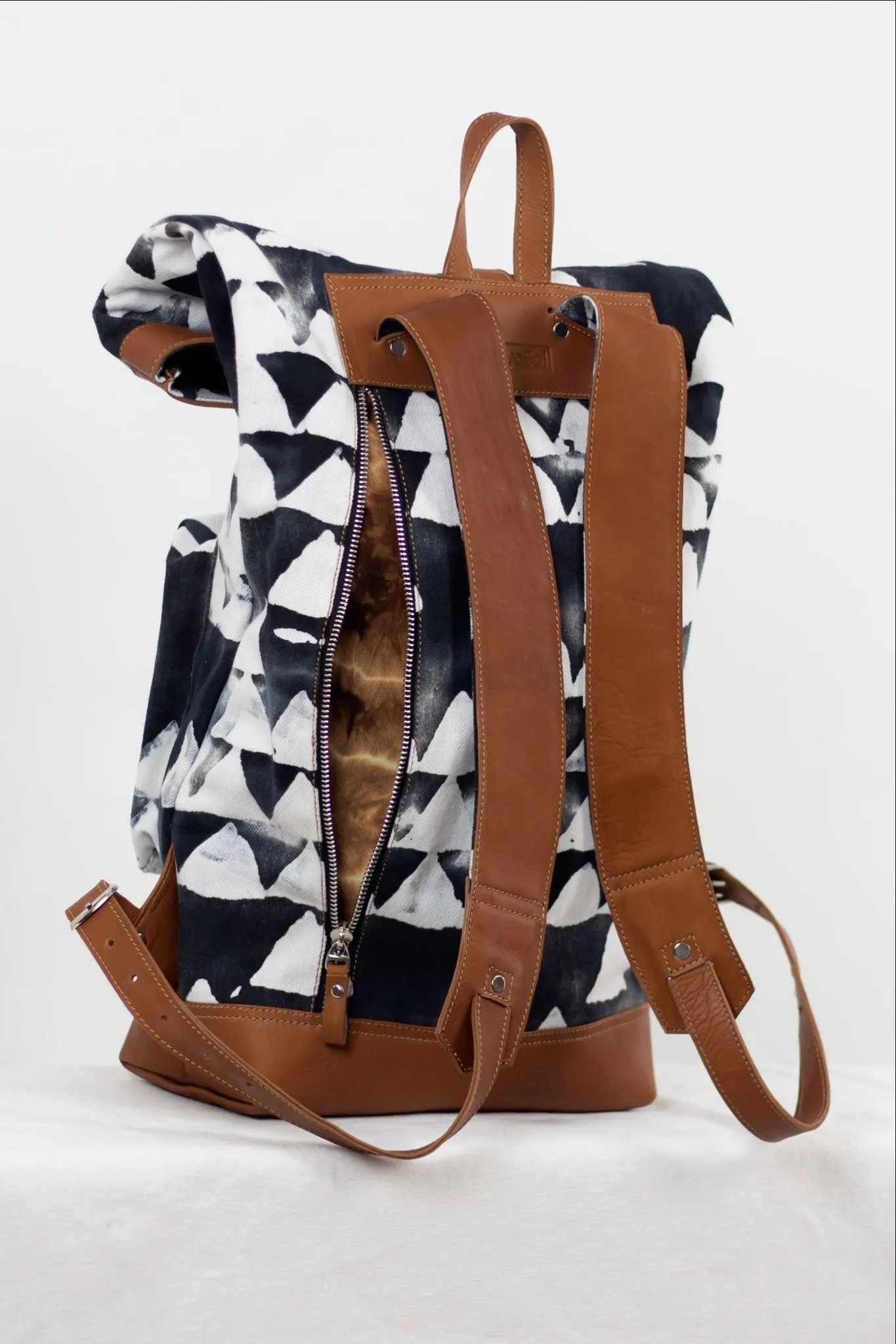 Intrepid Traveler - Artisan Backpack - Navigator